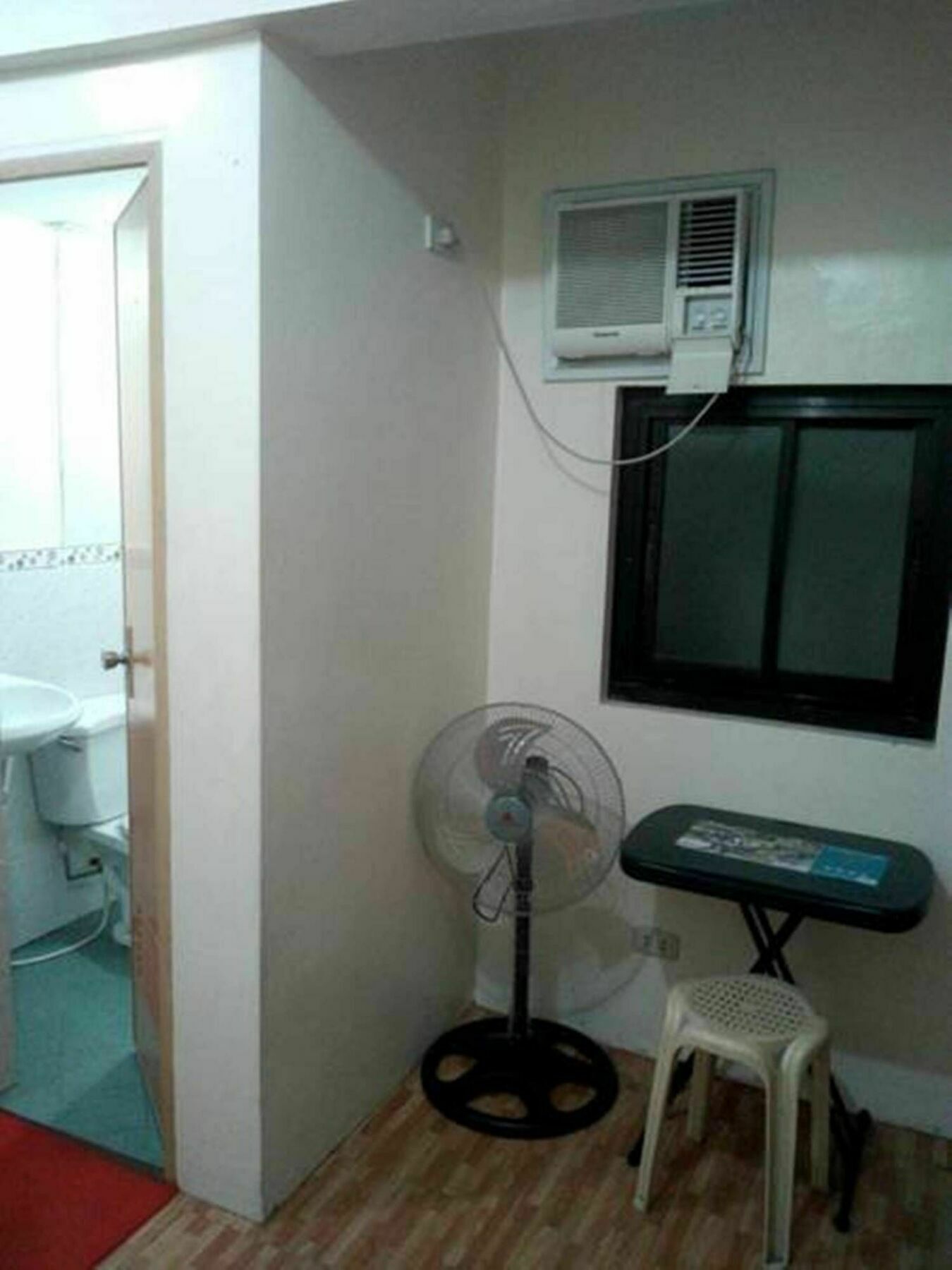 Budget Studio Unit In Makati Manila Exterior photo